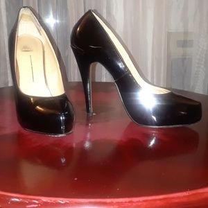 Doice  Vita black patent leather pumps size 9.5